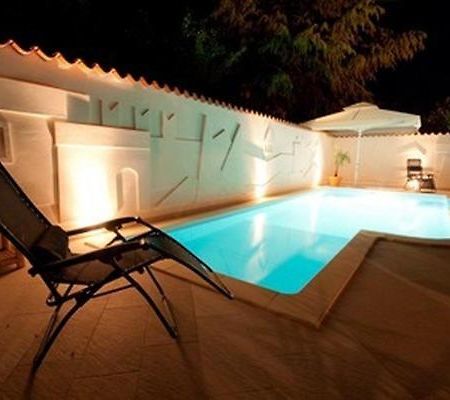 Hotel Makin Новиград Екстериор снимка