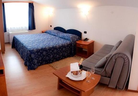 Hotel Makin Новиград Стая снимка