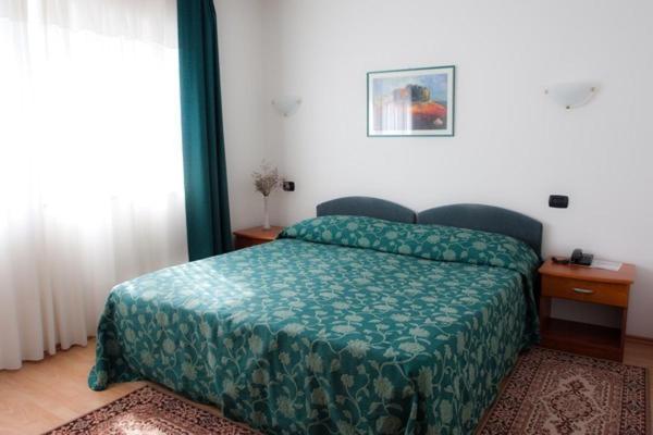 Hotel Makin Новиград Стая снимка