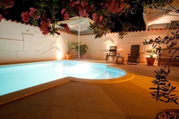 Hotel Makin Новиград Екстериор снимка
